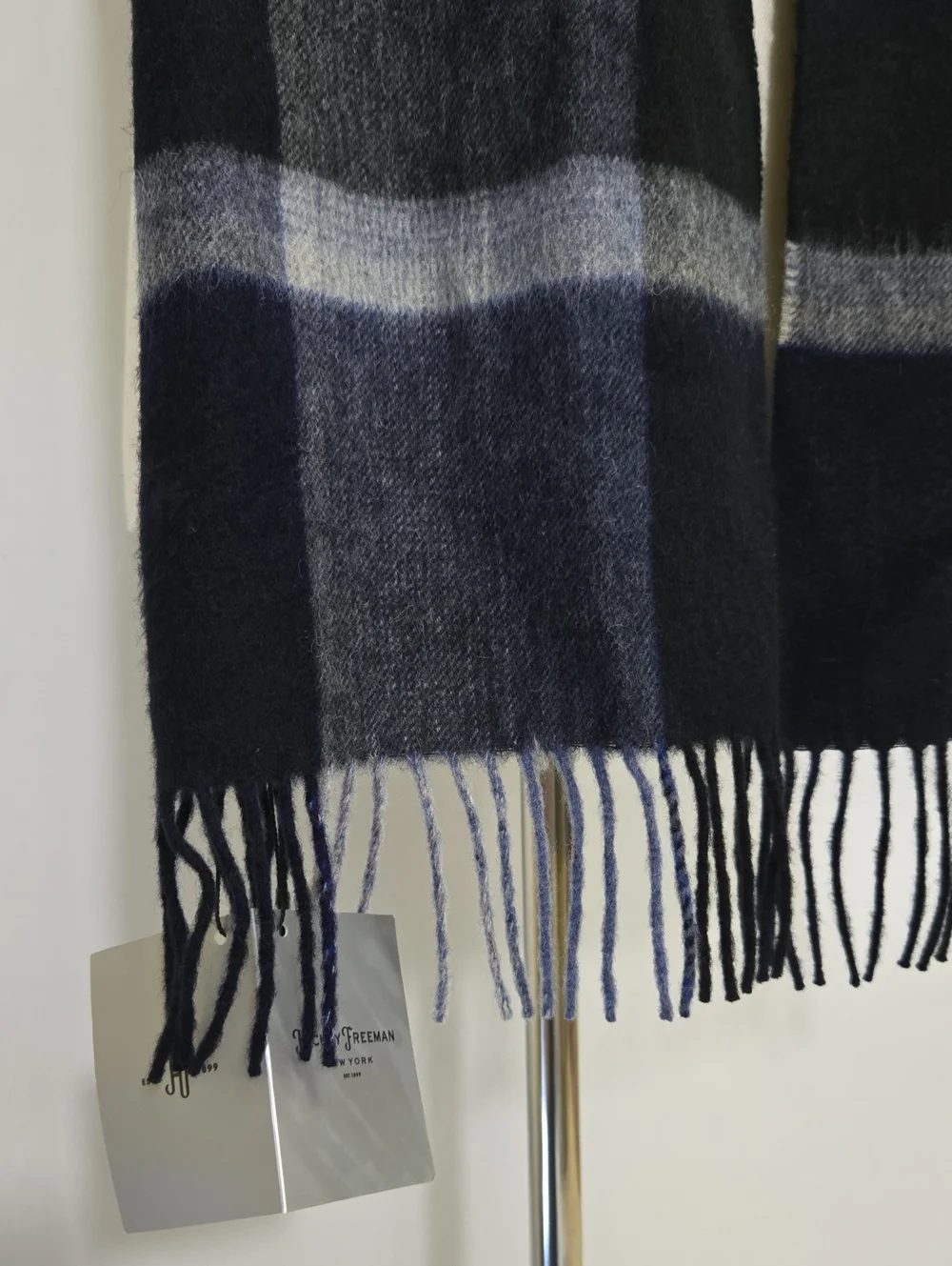 Hickey Freeman Plaid Cashmere and Wool Fringe Scarf Mens Black Gray Blue